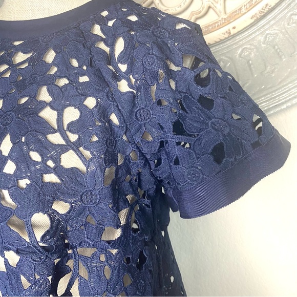 Anthropologie Eri + Ali Remy Navy Eyelet Lace Peplum Top- Size Small - Picture 6 of 14
